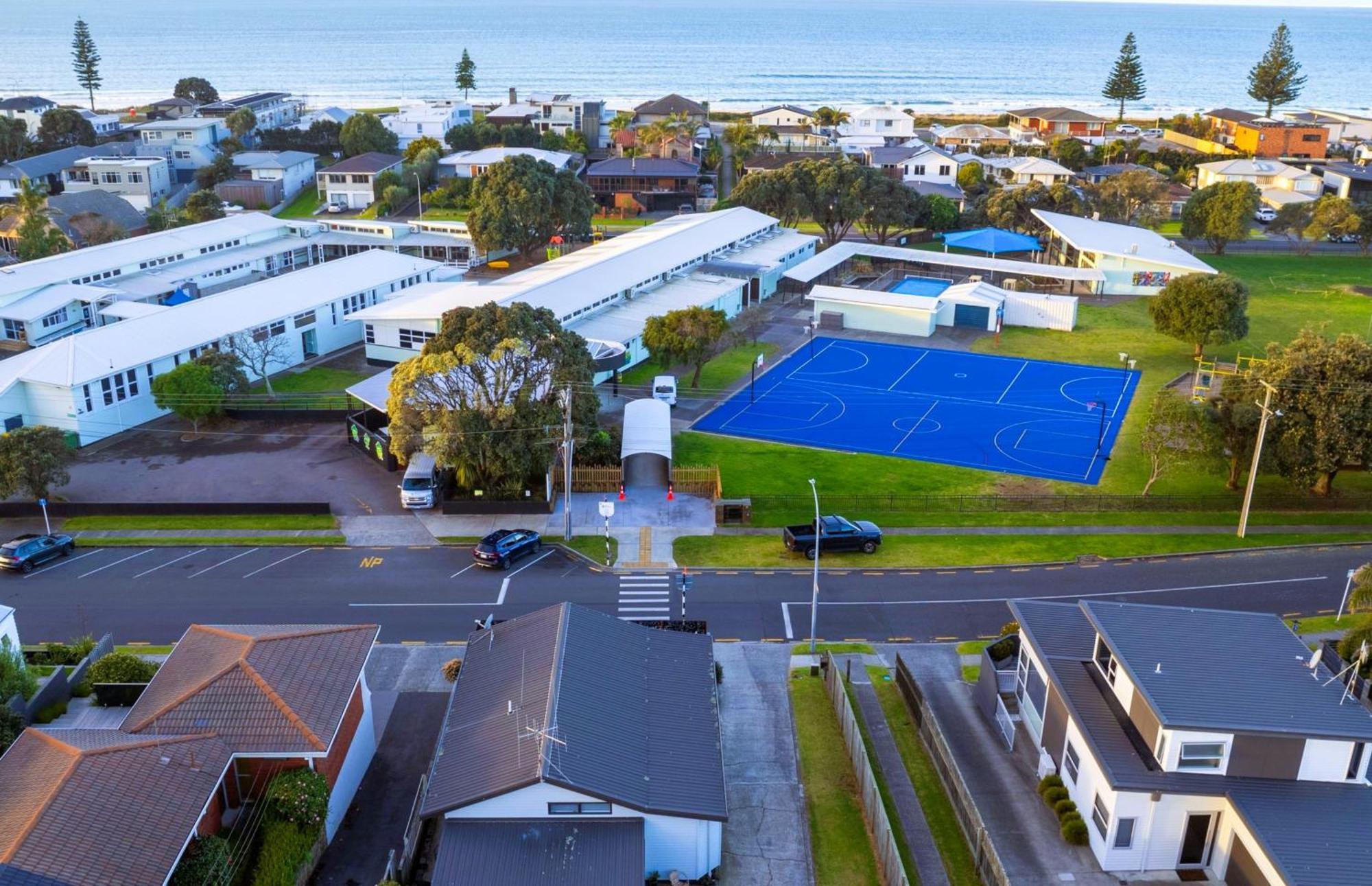 Ultimate Beach Location Mount Maunganui Exterior photo